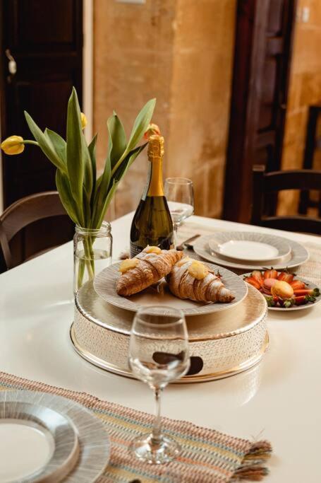 Enchanting 2Bdr Townhouse In Valletta Centre! Eksteriør bilde