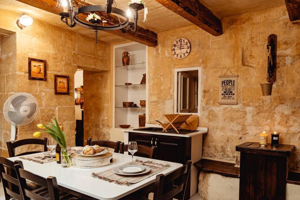 Enchanting 2Bdr Townhouse In Valletta Centre! Eksteriør bilde